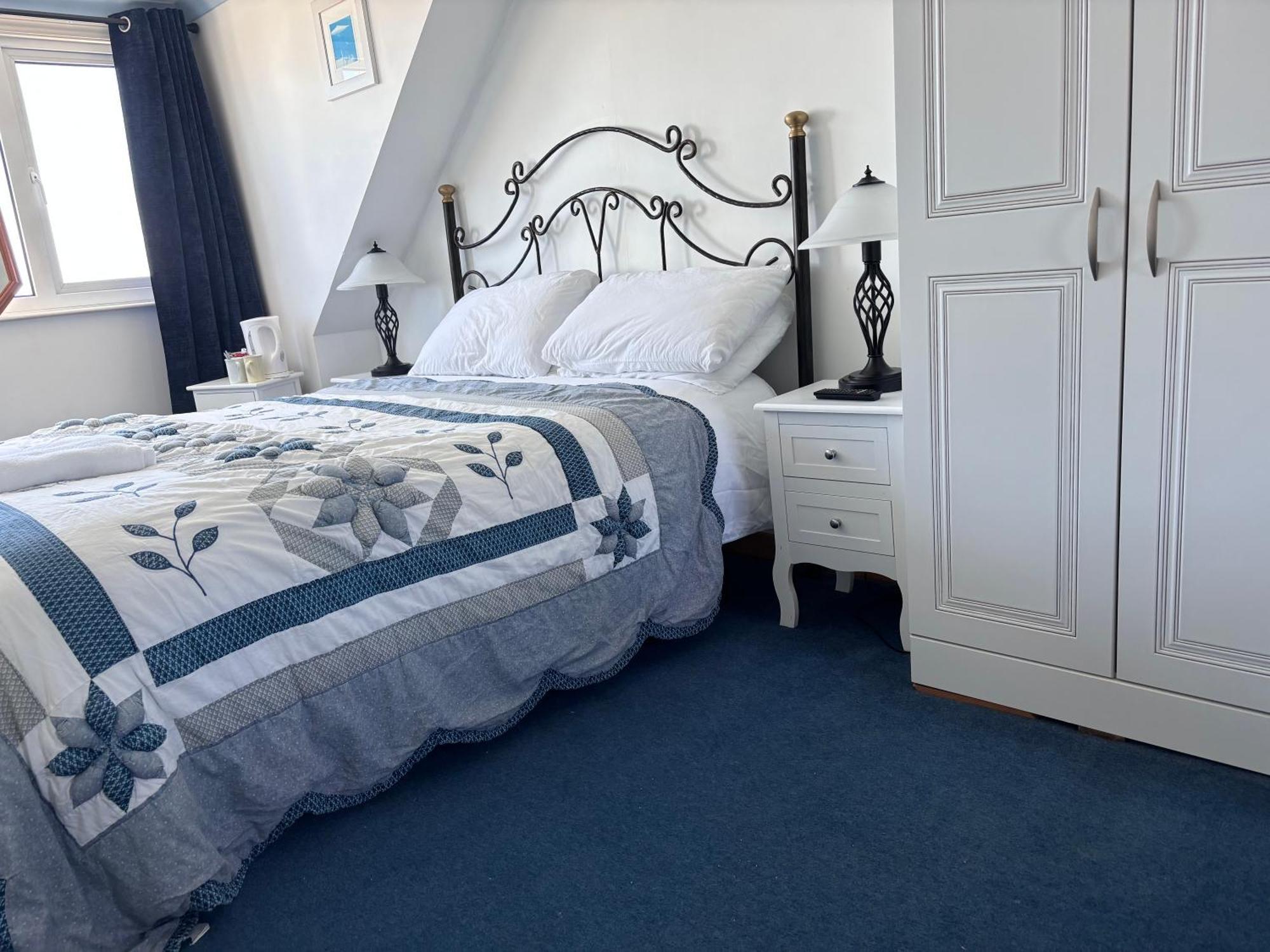 Bonjour Guest House Braye Exterior foto